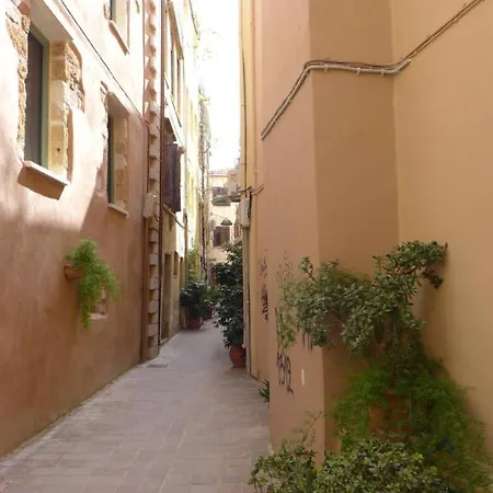 شقة The Monk Flats خانيا